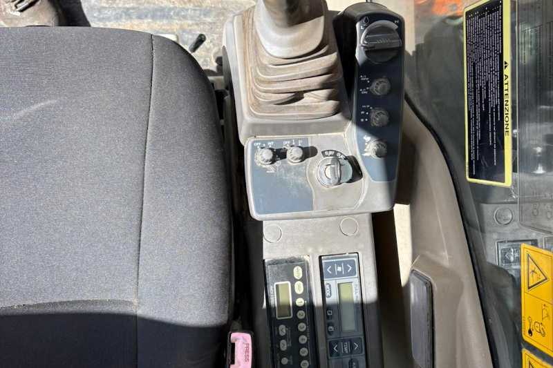 OmecoHub - Immagine HITACHI ZX210LCN-3